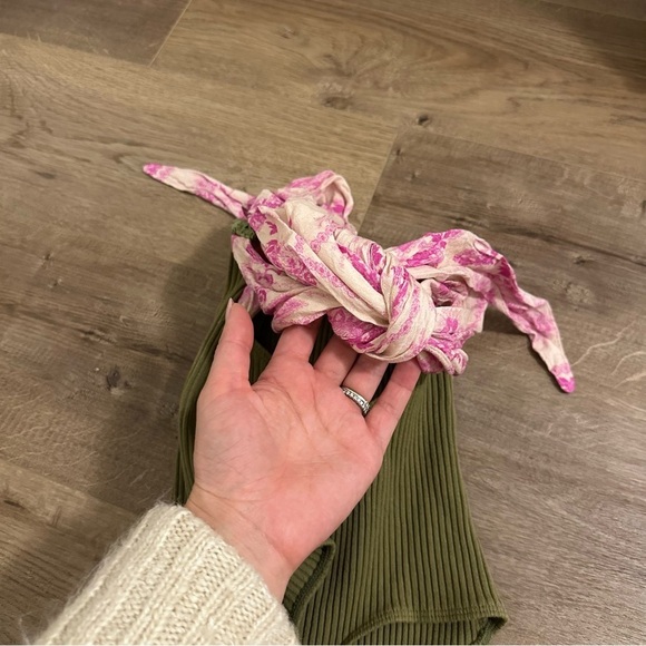 Free People Intimately Ribbed Bodysuit Halter Tie Neck Floral Straps Size Small - Picture 6 of 6